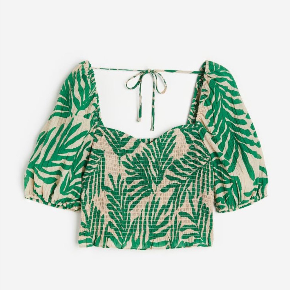 EUC Smocked top with puffy sleeves. Beige/green. XXL